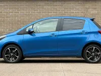 Used Toyota Yaris Design 99 HP (72 kW) 2016 Blue Hatchback