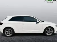 Used Audi A3 Sportback Sport 116 HP (85 kW) 2017 White Hatchback