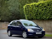 Begagnad Honda Civic Executive 110 HK (80 kW) 2001 Blå Halvkombi