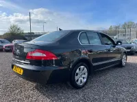 Usado Skoda Superb GreenLine 105 CV (77 kW) 2013 Negro Utilitario