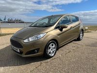 Usado Ford Fiesta Zetec 95 HP (69 kW) 2014 Castanho Citadino