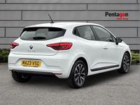 Used Renault Clio V Evolution 88 HP (64 kW) 2023 White Hatchback