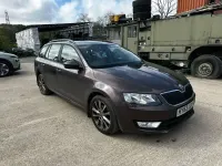 Begagnad Skoda Octavia Elegance 2013 Brun Kombi