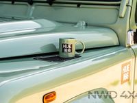 Usado Land Rover Defender Heritage 122 HP (89 kW) 2009 Verde Citadino