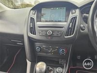 Used Ford Focus Zetec 150 HP (110 kW) 2016 Black Hatchback