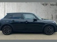 Begagnad Mini Cooper Exclusive 204 HK (150 kW) 2024 Svart Halvkombi
