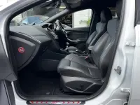 Used Ford Focus ST 250 HP (183 kW) 2015 White Hatchback