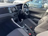 Usado VW Polo Life 80 CV (58 kW) 2024 Gris Utilitario