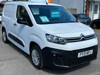 Used Citroën Berlingo Start 100 HP (73 kW) 2021 White MPV
