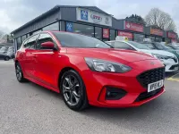 Begagnad Ford Focus ST-Line 125 HK (91 kW) 2019 Röd Halvkombi
