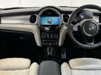 Usado Mini Cooper Exclusive 134 HP (98 kW) 2023 Preto Citadino