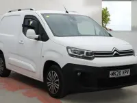 Used Citroën Berlingo Start 100 HP (73 kW) 2020 White MPV