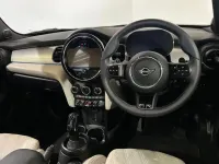 Usado Mini Cooper S Exclusive 176 HP (129 kW) 2023 Branco Citadino