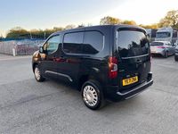 Second-hand Vauxhall Combo Sportive 100 CP (73 kW) 2021 Negru Monovolum