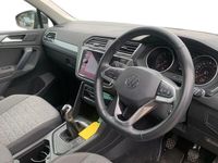 Begagnad VW Tiguan Life 131 HK (96 kW) 2022 Grå SUV