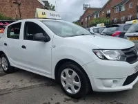 Używany Dacia Sandero Ambiance 75 KM (55 kW) 2016 Biały Hatchback