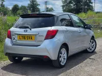 Used Toyota Yaris 100 HP (73 kW) 2016 Silver Hatchback