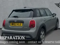 Usado Mini Cooper Classic 134 HP (98 kW) 2022 Cinzento Citadino