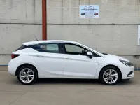 Used Vauxhall Astra SRi 105 HP (77 kW) 2019 White Hatchback