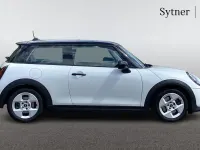 Usado Mini Cooper Hatch 154 CV (113 kW) 2024 Blanco Utilitario