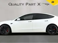 Używany Tesla Model 3 Performance 77 kW (106 KM) 2024 Biały Sedan/Limuzyna