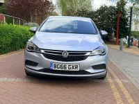 Usado Vauxhall Astra Design Edition 150 HP (110 kW) 2016 Prateado Citadino