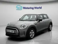 Usado Mini Cooper Classic 136 HP (100 kW) 2022 Cinzento Citadino