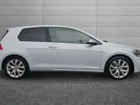 Used VW Golf VII SE 130 HP (95 kW) 2019 Pure white Hatchback
