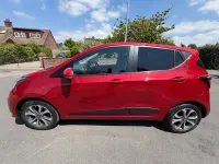 Used Hyundai i10 Premium SE 2017 Red Hatchback