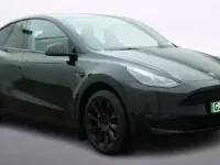 Begagnad Tesla Model Y Long Range AWD 378 kW (514 HK) 2022 Svart SUV