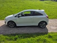 Używany Vauxhall Corsa Edition 2014 Biały Hatchback