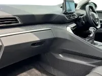 Used Peugeot 3008 Allure Premium 131 HP (96 kW) 2022 Grey SUV