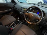 Used Hyundai i30 Comfort 115 HP (84 kW) 2011 Silver Hatchback