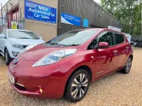 Used Nissan Leaf Tekna 80 kW (109 HP) 2015 Red Hatchback