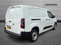 Second-hand Vauxhall Combo 99 CP (72 kW) 2021 Alb Monovolum