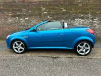 Used Vauxhall Tigra 123 HP (90 kW) 2005 Blue Cabriolet