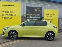 Usado Peugeot 208 Allure 101 CV (74 kW) 2025 Amarillo Utilitario