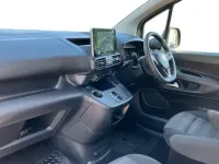 Usado Vauxhall Combo Design Edition 100 kW (136 CV) 2023 Gris Monovolumen