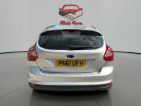 Used Ford Focus Zetec 125 HP (91 kW) 2011 Silver Hatchback