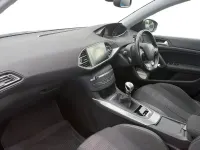 Used Peugeot 308 Allure 129 HP (94 kW) 2018 Blue Hatchback
