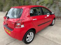 Used Toyota Yaris 101 HP (74 kW) 2010 Red Hatchback