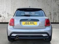 Usado Mini Cooper Exclusive 134 HP (98 kW) 2021 Cinzento Citadino