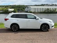 Used Mitsubishi Outlander P-HEV 200 HP (147 kW) 2015 White Estate