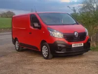 Begagnad Renault Trafic Business 2019 Röd Minibuss