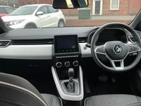 Used Renault Clio V Version S 140 HP (102 kW) 2022 Hatchback