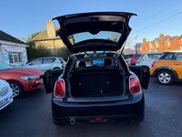Usado Mini Cooper Classic 136 HP (100 kW) 2019 Preto Citadino