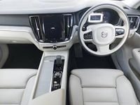 Usado Volvo V60 Plus 197 CV (144 kW) 2025 Plateado Familiar