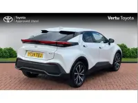 Used Toyota C-HR Design 140 HP (102 kW) 2024 White SUV