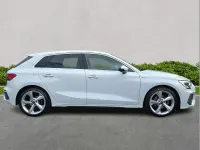 Begagnad Audi A3 S-Line 150 HK (110 kW) 2024 Vit Halvkombi