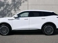 Used Omoda 9 537 HP (394 kW) 2025 White SUV